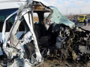 Batman’da feci kaza: 10’u öğrenci 15 yaralı