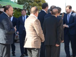 Bakan Albayrak, Şehit evini ziyaret etti