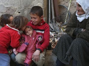 Doğu Gutalı öksüz bebeğin mucizevi direnişi sürüyor