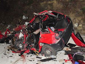 Antalya'da feci kaza: 3 ölü, 12 yaralı