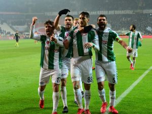 Taraftara övgü