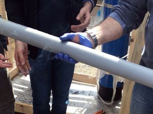 Boru ve pistonlardan on binlerce uyuşturucu hap çıktı