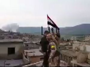 TSK ve ÖSO Raco'ya girdi, Rejim bayrağını indirdi