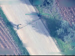 Teröristlerin sivillere bombalı tuzak kurduğu anlar görüntülendi