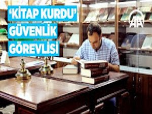 Güvenlikçi olarak girdiği kütüphanede kitap kurdu oldu