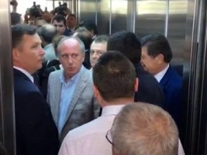 Muharrem İnce, Genel merkezin asansörüne binice anladı: Bu kafayla iktidar olunmaz!