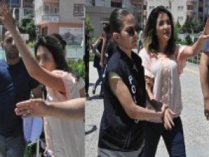 O kızlar bu kez gazetecilere saldırdı