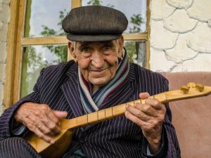 Saz ustası Hayri Dev hayatını kaybetti