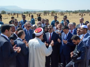 Erdoğan: Malazgirt ruhunu unutursak ne öncemiz kalır ne sonramız