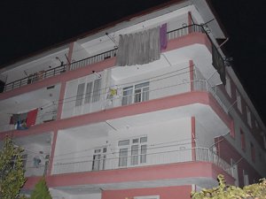 Korkunç olay! 2 yaşındaki yeğenini 5. kattan attı