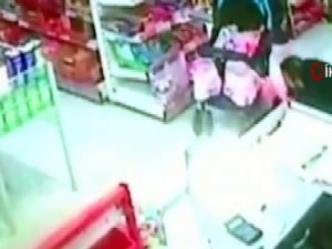 'Süper baba' bebeğini havada yakaladı