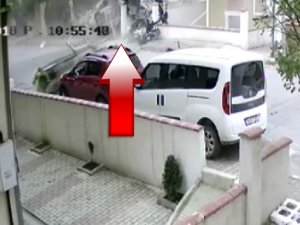 Sancaktepe'de helikopterin düşme anı kameralara yansıdı