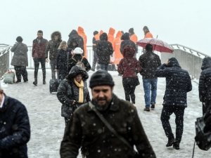 Tüm yurdu etkisi altına alan kar yağışı adeta vatandaşlara görsel şölen yaşattırdı.