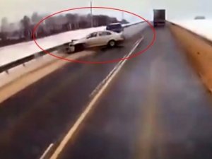 Otoyolda feci kaza: 3 ölü, 3 yaralı