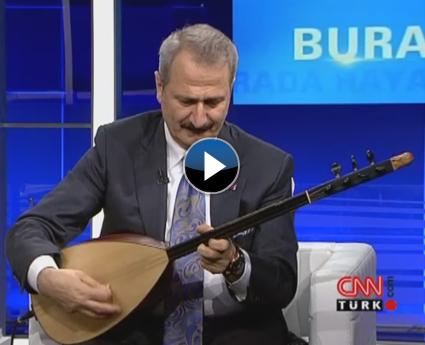Zafer Çağlayan saz çaldı türkü söyledi