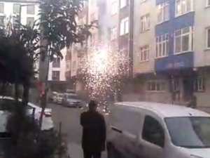 Elektrik kabloları havai fişek gibi patladı