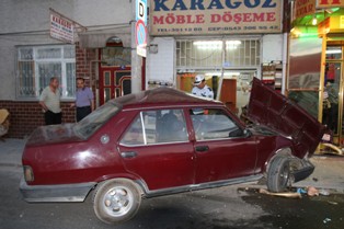 Otomobilin yayayı ezdiği an kamerada