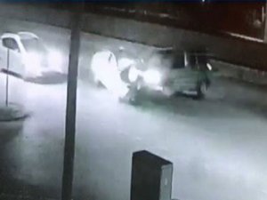 Konya'da feci kaza... İki aracın kafa kafaya çarpıştığı anlar kameraya böyle yansıdı