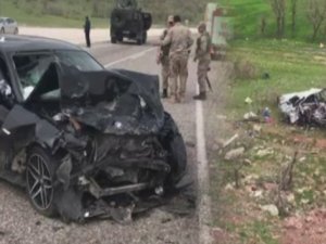 Diyarbakır'da otomobiller kafa kafaya çarpıştı: 5 ölü, 4 yaralı