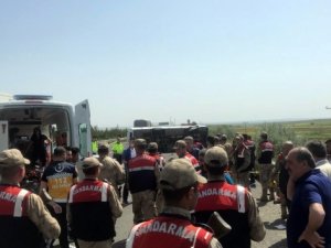 1 Mayıs kutlamalarına giden işçileri taşıyan otobüs devrildi: 5 ölü, 14 yaralı