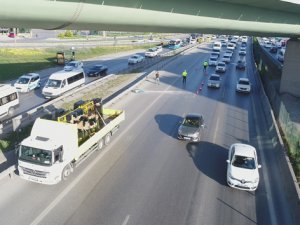 E-5'te dev camlar kamyondan yola savruldu faciadan dönüldü