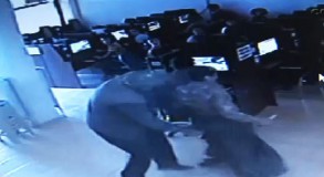 Karısını bıçaklarken böyle görüntülendi