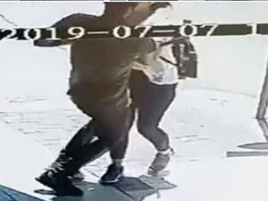 Sokakta tartışma vatandaşın tokadı ile bitti o anlar kamerada