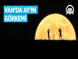 Ay'ın görkemi