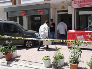 Esenyurt'ta anne ve kızına evinde silahlı saldırı