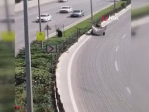 At arabası ile geldi yol ortasındaki demir bariyeri çaldı