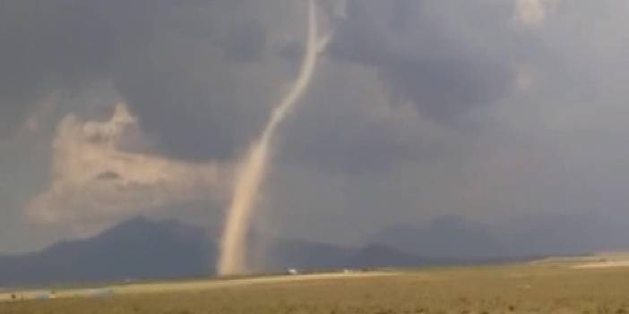 Ayaş'ta hortum herşeyi süpürdü