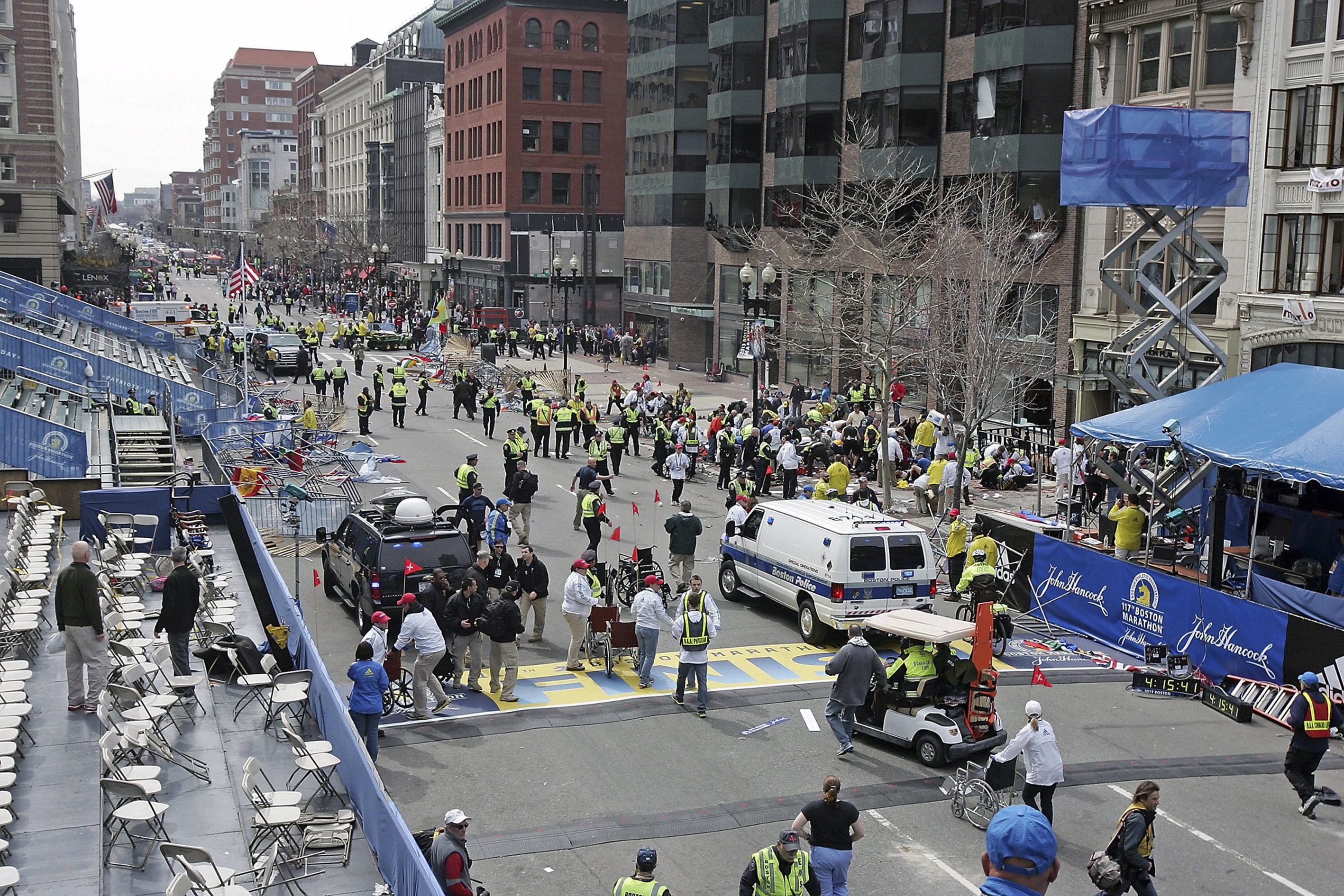 Boston maratonunda patlama anı
