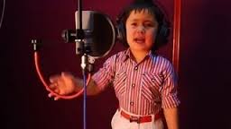 4 Yaşındaki Afgan çocuğun büyüleyen sesi